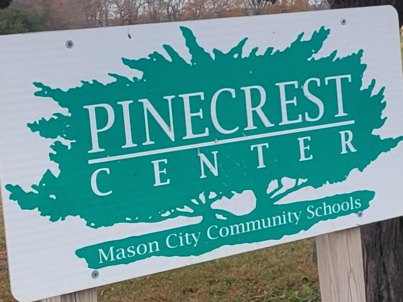 Pinecrest sign